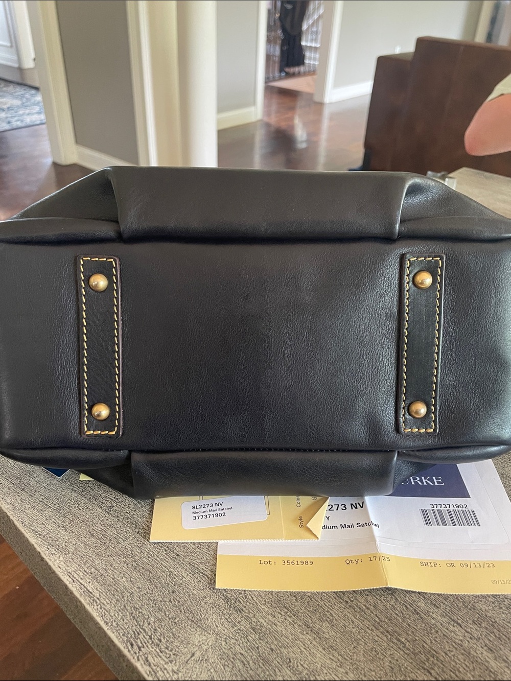 Dooney & bourke medium mail Florentine navy blue satchel bag NWT - Picture 4 of 7